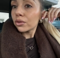kolczyki w stylu Hailey Bieber paseczki blaszki